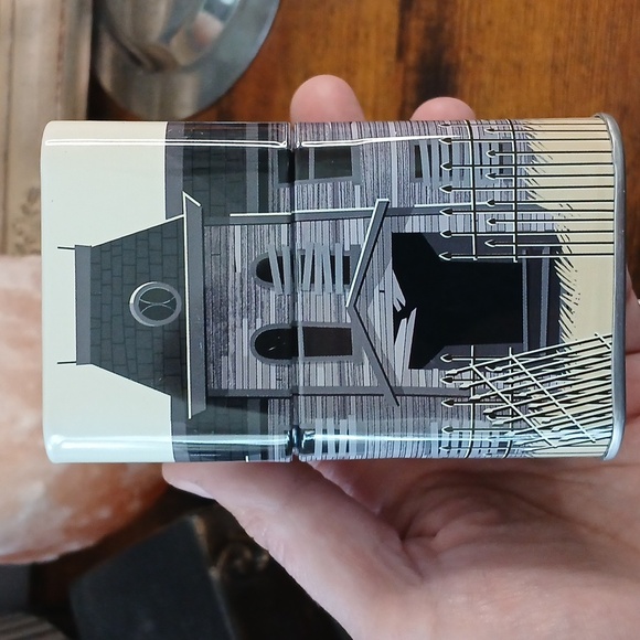 Hot Topic Exclusive Pennywise Jack-in-the-Box Vinyl Funko Pop Collectible Toy - Picture 7 of 11